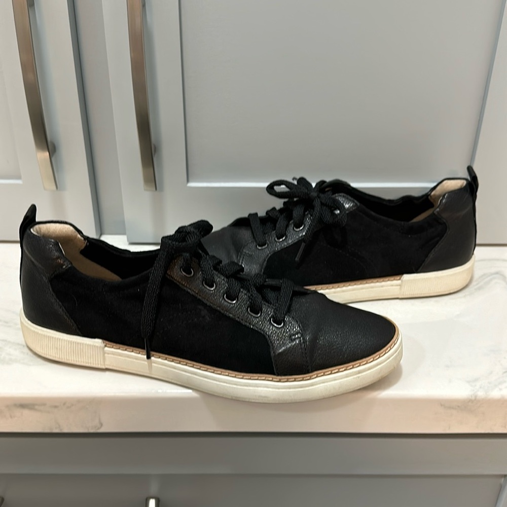 EUC Naturalizer shoes size 11